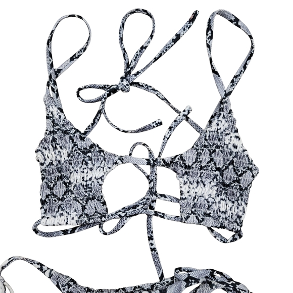 SHEIN Black and White Snake Print Cutout Bikini with Tie-Side Bottoms - Picture 4 of 6